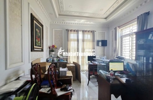 Bán nhà 152m² 3 tầng, 5PN, 4WC, Hiệp Bình Chánh, Thủ Đức - 15.1 tỷ