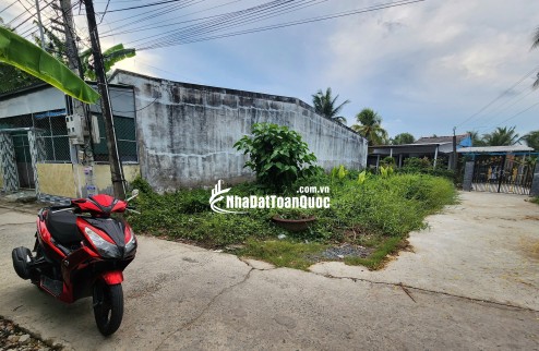 Bán đất Mỹ Tho 7x20m TL879 vô 100m đường 7 chỗ Giá 980tr Gần Quãng trường