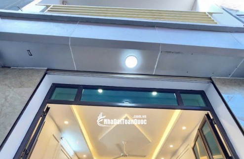 Cần Bán Nhà Nam Dư Lĩnh Nam 42m 5 Tầng 5 phòng Tặng Hết Nội Thất Sổ Đỏ