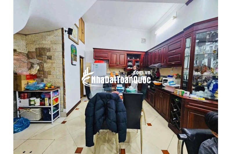 Cách 1 Nhà Ra Ô Tô, Vị Trí Siêu Đẹp. Nhà Dân Xây Khung Cột Chắc Chắn , Khách Mua Về Lên Tầng , Lắp Thang Máy Thoải Mái - hiện tại cho thuê 20