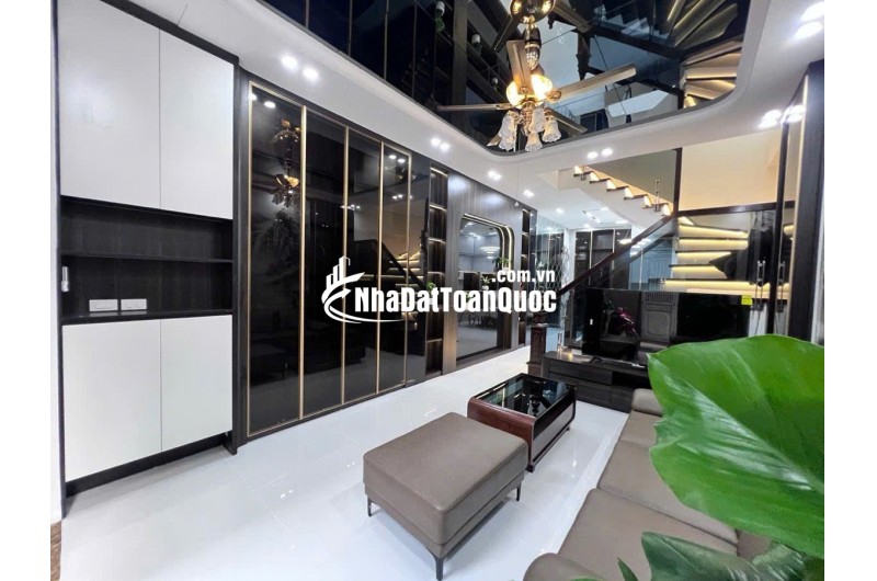 Vip Khương Đình 2 thoáng , ngõ thông, ô tô vào tận nhà,62m giá 17 tỷ