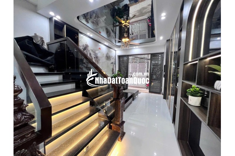 Vip Khương Đình 2 thoáng , ngõ thông, ô tô vào tận nhà,62m giá 17 tỷ