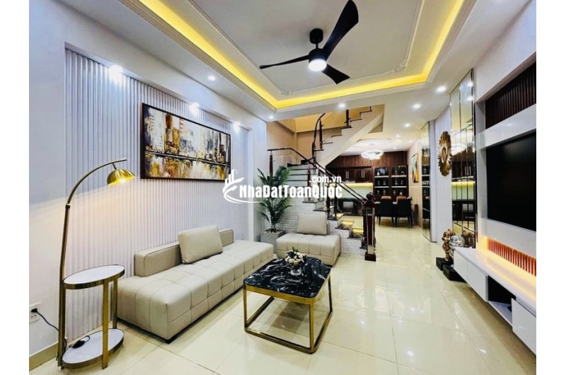 BÁN GẤP NHÀ ĐẸP - LÔ GÓC HOÀNG QUỐC VIỆT  40M X 5T Ô TÔ-  KD- 9.8 TỶ