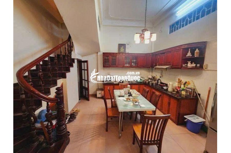 Địa chỉ: 159.3 Chùa Láng, quận Đống Đa, Hà Nội