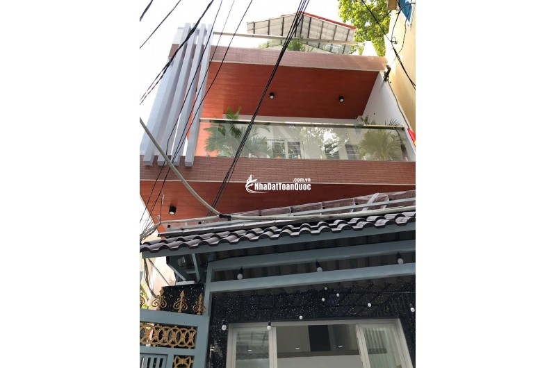 GÓC 2 MẶT TIỀN – 4 TẦNG – THU NHẬP 25TR/THÁNG – NGAY NGÃ 4 NGUYỄN TRÃI Q5. LH:0988954579