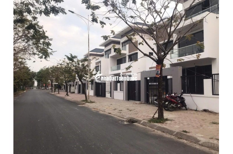 Bán nhà Lê Lợi,HĐ HN,kinh doanh , ô tô, thang máy,wiu đẹp , dt39m2,giá 9 ty
