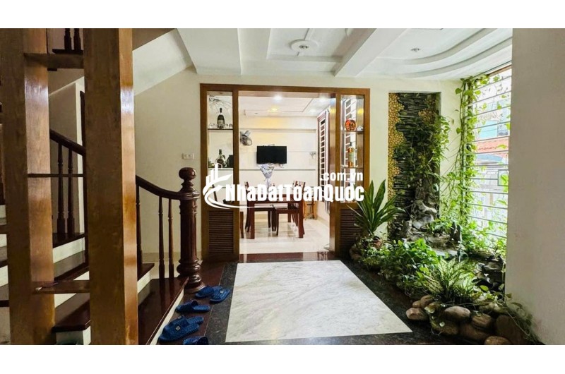 Mặt Phố Lô Góc Hoàng Quốc Việt 3 Thoáng 80m2 hơn 42 tỷ