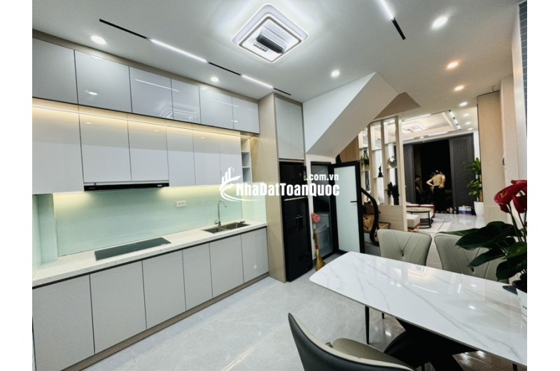 NHÀ ĐẸP THANH XUÂN - 35M2 - 7.7 TỶ - Ô TÔ VÀI CHỤC BƯỚC - GẦN HỒ THOÁNG MÁT - FULL NỘI THẤT