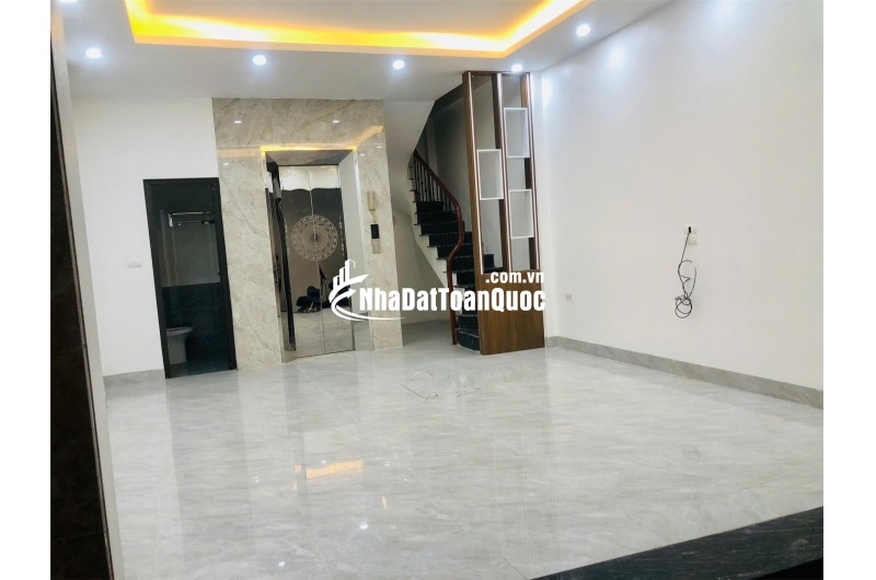  BÁN NHÀ THANG MÁY – 7 TẦNG – Ô TÔ – GẦN ĐẠI HỌC – CẦU DIỄN