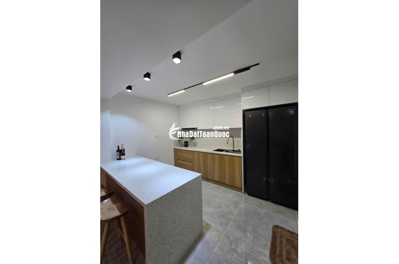 NGUYỄN TRÃI - THANH XUÂN - NHÀ LÔ GÓC – 42m2 - 5 TẦNG MẶT TIỀN KHỦNG 5.8M – Ô TÔ VÀO NHÀ