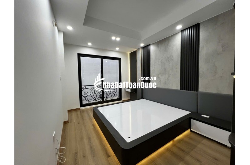 BÁN NHÀ THANG MÁY 6 tầng 32m cực đẹp Kim Ngưu, HBT