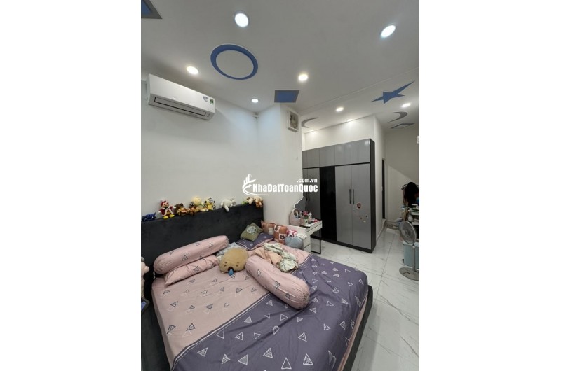 BÁN NHÀ GẦN TÊN LỬA - 2 TẦNG - 42M2 ( 3×14M) - 4 TỶ (TL)