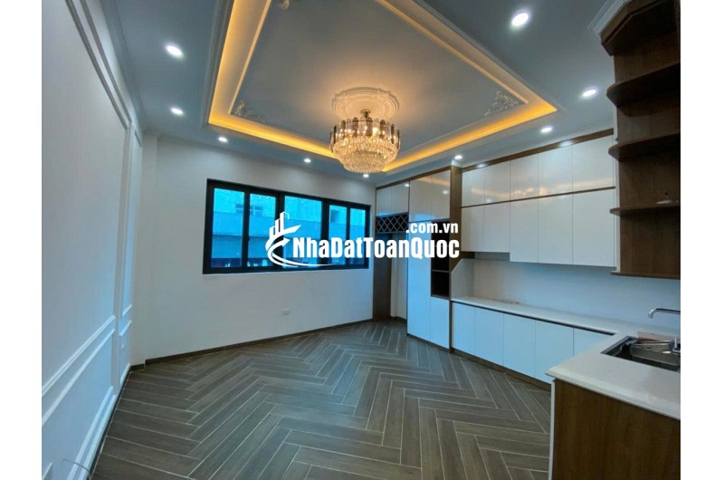 : NHÀ ĐẸP VŨ TÔNG PHAN MẶT NGÕ KINH DOANH,2 THOÁNG TRƯỚC SAU,NGÕ Ô TÔ THÔNG 37M, GIÁ 12,5 tỷ