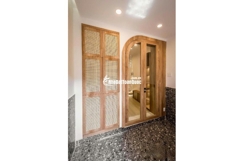 Nở hậu tài lộc (3.3/6.25) - 1 chiếc homestay xinh đẹp trong lòng phố_ sg quận 7 với thiết kế hiện đại full nội thất cao cấp gỗ tự nhiên, xịn xò.