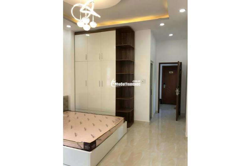 GÓC 2 MẶT TIỀN – 4 TẦNG – THU NHẬP 25TR/THÁNG – NGAY NGÃ 4 NGUYỄN TRÃI Q5. LH:0988954579