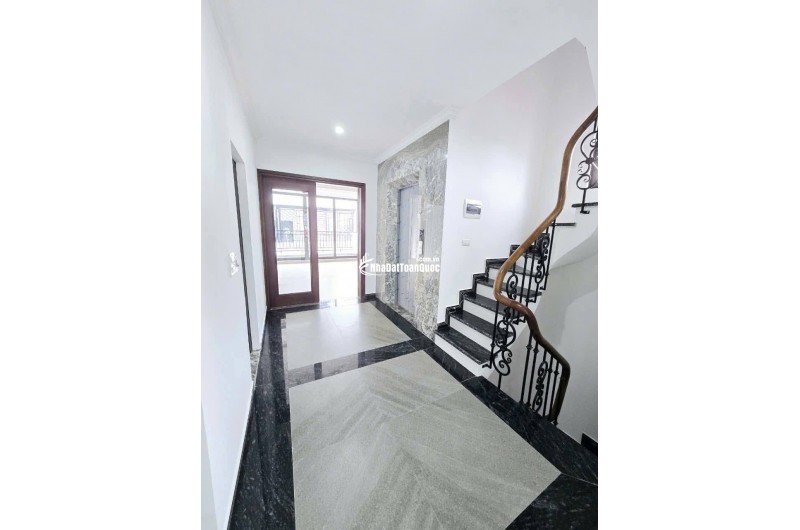 TOÀ VĂN PHÒNG KẾT HỢP NHÀ Ở ĐỈNH CAO CẦU GIẤY - GARA 2 Ô TÔ - 10M RA PHỐ - KINH DOANH - NGÕ THÔNG - PHÂN LÔ VIP - KHU HIẾM NHÀ BÁN