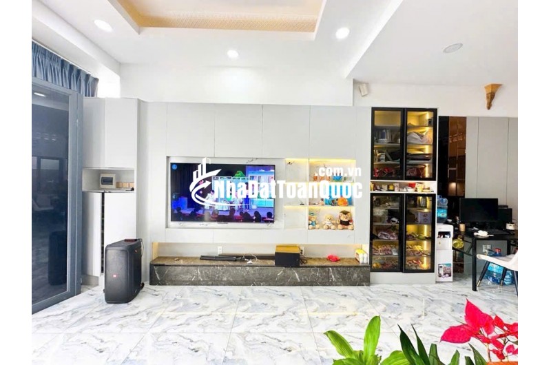 NHÀ ĐẸP 4 TẦNG - TT NHÀ BÈ - ĐƯỜNG XE TẢI TRÁNH - 50M2 - CHỈ NHỈNH 6 TỶ