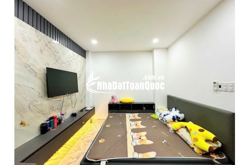 NHÀ ĐẸP 4 TẦNG - TT NHÀ BÈ - ĐƯỜNG XE TẢI TRÁNH - 50M2 - CHỈ NHỈNH 6 TỶ
