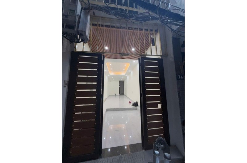 Bán nhà riêng tại Thụy Khuê, 8,1 tỷ, 43 m2, giá cực chất