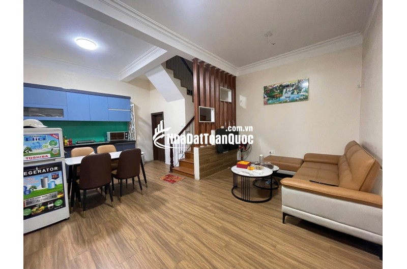 Bán  Nhà Định Công Thượng 30m2 4T 5m MT 6.95 tỷ Hoàng Mai NGÕ THÔNG THOÁNG_ VỊ TRÍ ĐẸP - Ô TÔ ĐỖ CỬA