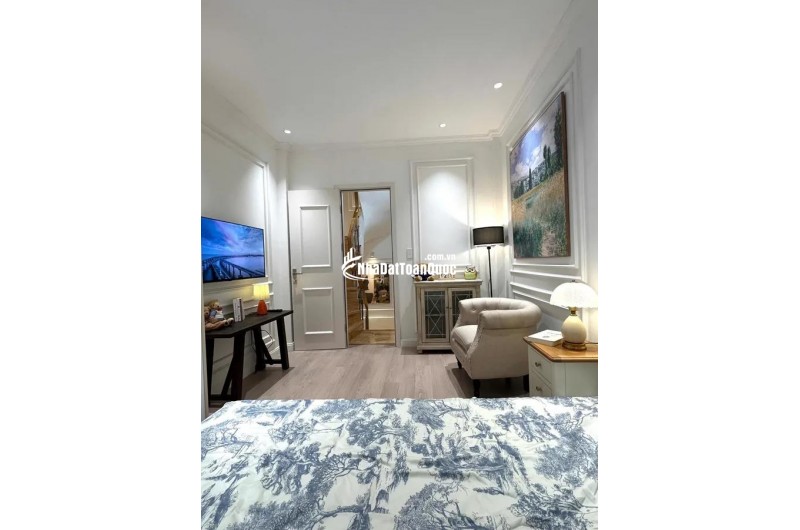 TRUNG TÂM QUẬN THANH XUÂN - HÀNG XÓM ROYAL CITY - GẦN PHỐ - 10M RA OTO - NGÕ ĐẸP - NHÀ ĐẸP LONG LANH