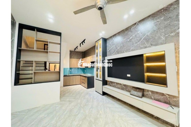 Bán nhà Đại Từ, 34m2, MT 3.7m, ngõ ô tô tránh đỗ ngày đêm, giá 6 tỷ