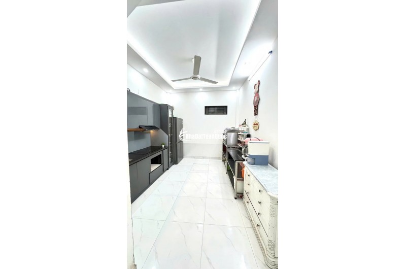 bánn nhà  Khuyến Lương 40m2. 5 tầng. mặt tiền3.5m giá dẹp  7.3 tỷ Hoàng Mai Hà Nội