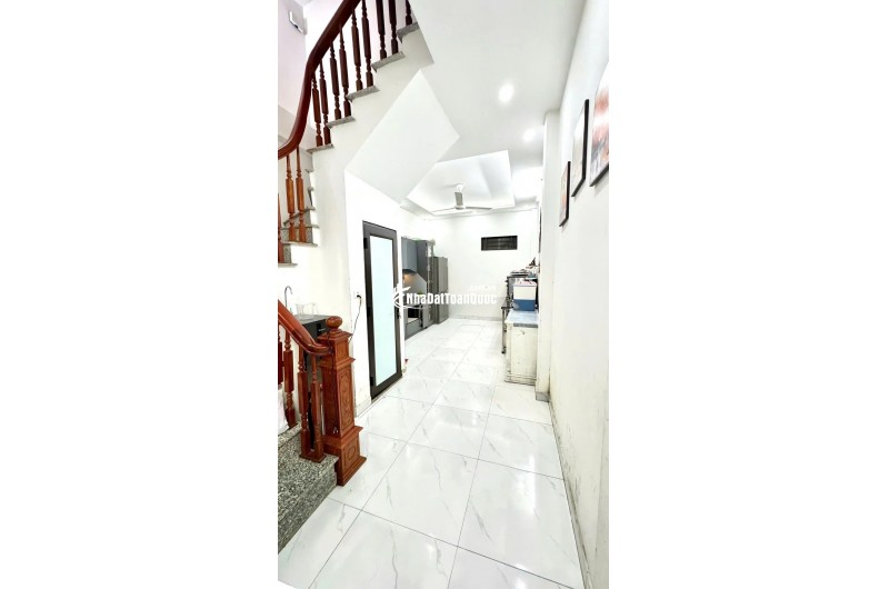 bánn nhà  Khuyến Lương 40m2. 5 tầng. mặt tiền3.5m giá dẹp  7.3 tỷ Hoàng Mai Hà Nội