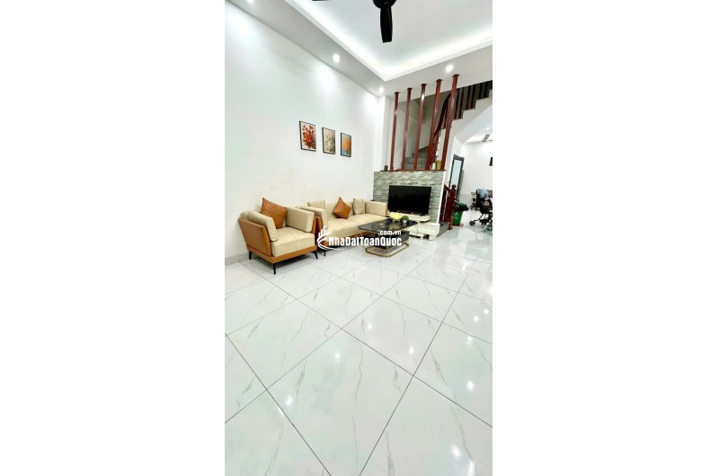 bánn nhà  Khuyến Lương 40m2. 5 tầng. mặt tiền3.5m giá dẹp  7.3 tỷ Hoàng Mai Hà Nội