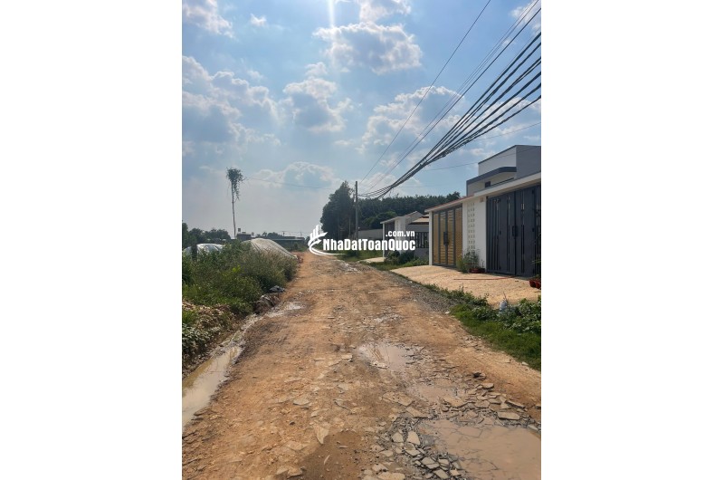 Bán đất mặt tiền Quảng Tiến 27, giá 1,25 tỷ, cách chợ Trà Cổ 1km