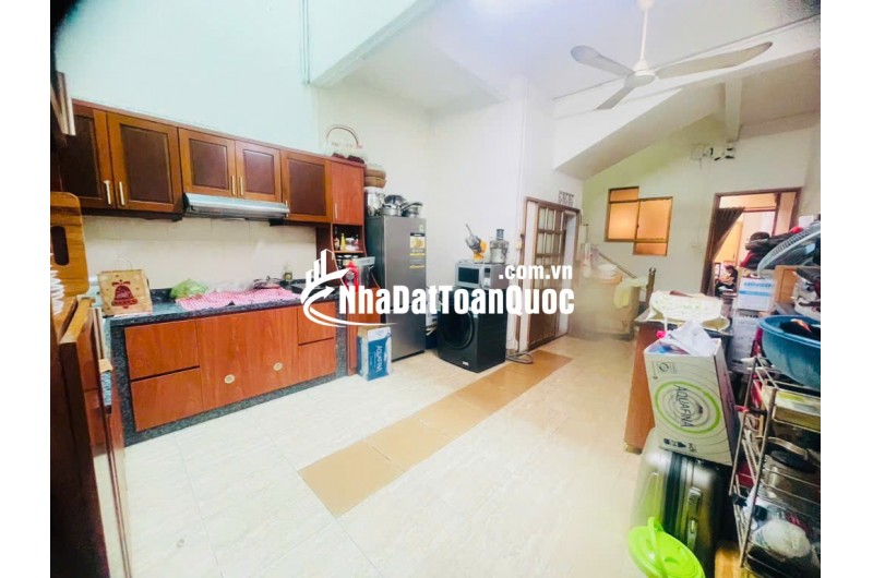 BÁN NHÀ MẶT TIỀN BÙI THỊ XUÂN – P. 2, TÂN BÌNH – GẦN LÊ VĂN SỸ-112M2-3 TẦNG – 16.8 TỶ
