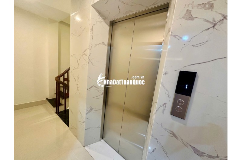 Cho thuê nhà 6 tầng x thang máy 50m cực đẹp tại ngõ 572 Ngọc Thụy