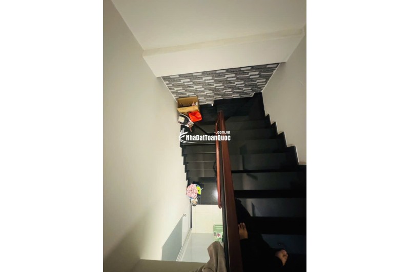 BÁN NHÀ ĐẸP 1/ - TRẦN ĐẠI NGHĨA - 42M2 (4X10.5M) - 3 TẦNG - 3PN - HẺM 3M - 4 TỶ.
