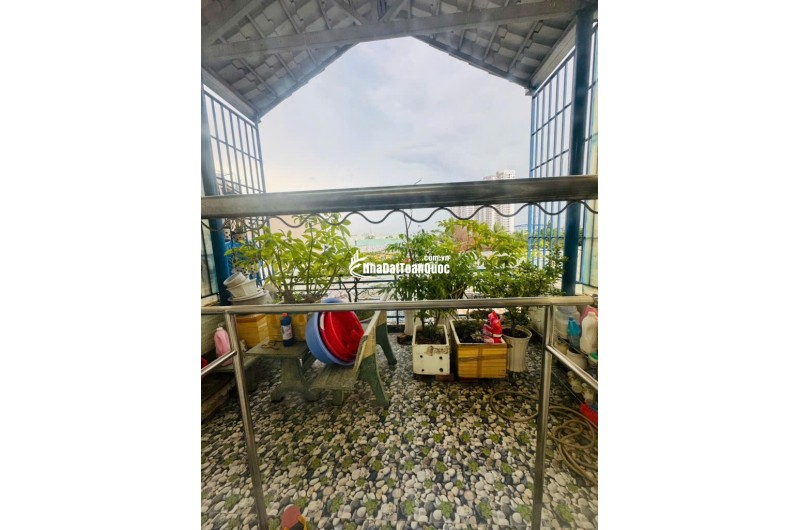 BÁN NHÀ ĐẸP 1/ - TRẦN ĐẠI NGHĨA - 42M2 (4X10.5M) - 3 TẦNG - 3PN - HẺM 3M - 4 TỶ.