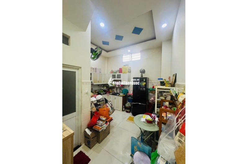 BÁN NHÀ ĐẸP 1/ - TRẦN ĐẠI NGHĨA - 42M2 (4X10.5M) - 3 TẦNG - 3PN - HẺM 3M - 4 TỶ.