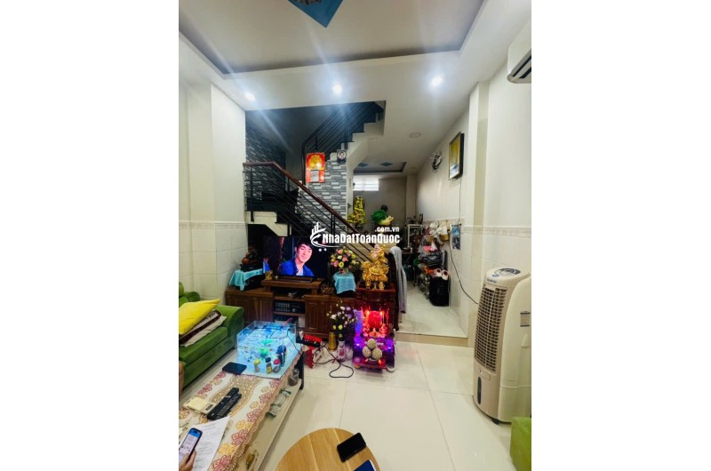 BÁN NHÀ ĐẸP 1/ - TRẦN ĐẠI NGHĨA - 42M2 (4X10.5M) - 3 TẦNG - 3PN - HẺM 3M - 4 TỶ.