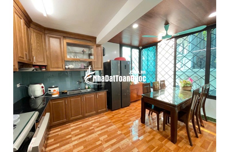 BÁN NHÀ HOÀNG ĐẠO THÀNH- Ô TÔ TẢI ĐỖ CỬA - THANG MÁY - NHÀ ĐẸP FULL NỘI THẤT 35m giá chỉnh 10 tỷ