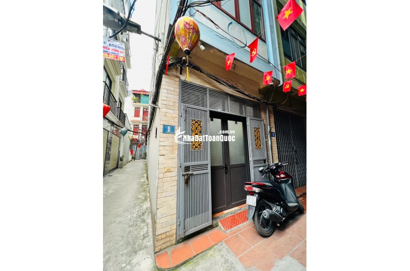 Bán nhà trung tâm Bồ Đề 5 tầng 5.3 tỷ