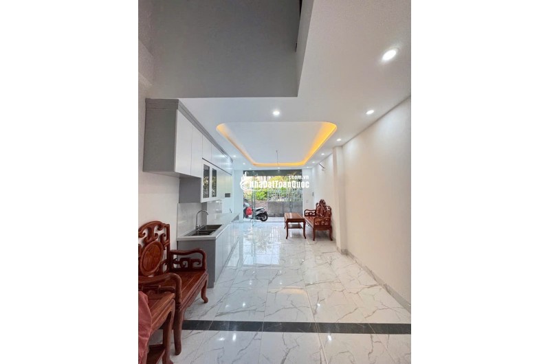 Bay Nhanh - Chủ hạ sốc 500tr!!! Nhà cực đẹp - Đối diện Aeon Mall - 36m2 - chỉ 5.7 tỷ