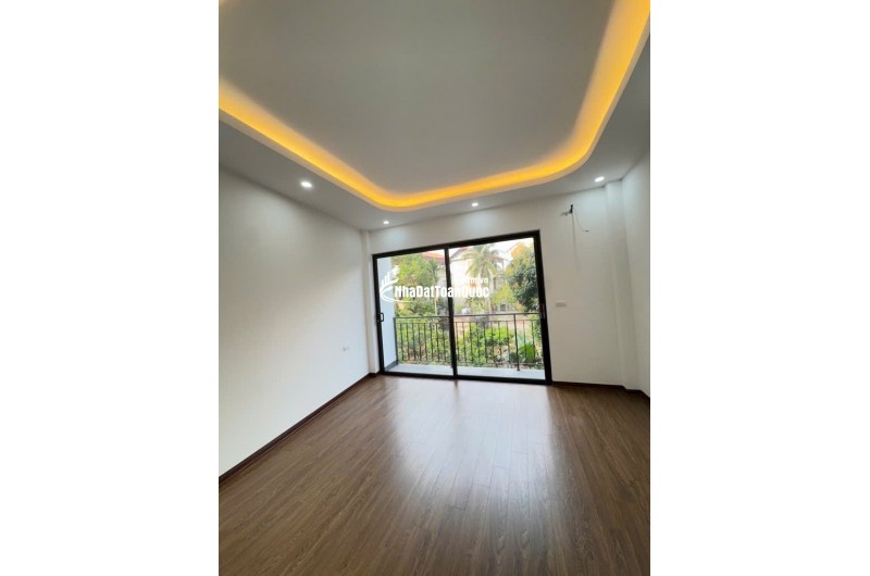 Bay Nhanh - Chủ hạ sốc 500tr!!! Nhà cực đẹp - Đối diện Aeon Mall - 36m2 - chỉ 5.7 tỷ