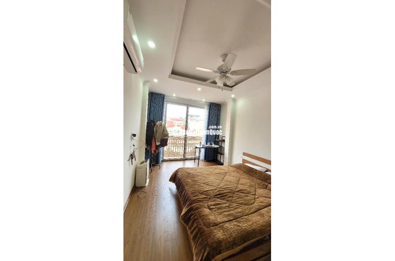 Bán nhà Cổ Linh - 45m2- Thang máy - Ô tô - Nhà đẹp ở ngay - chỉ nhình 7 tỷ