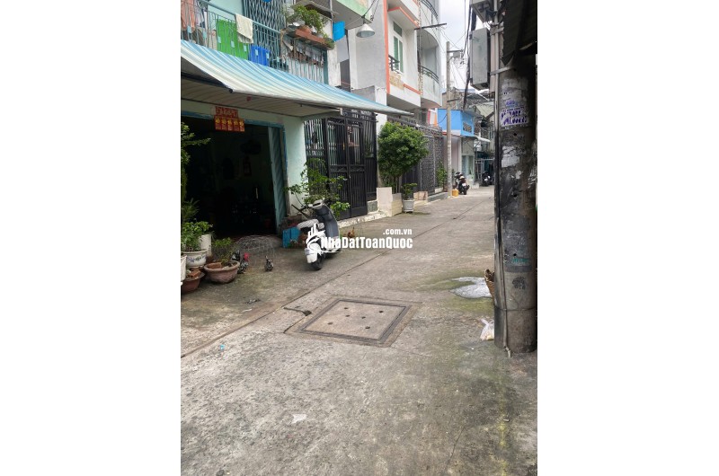 BÁN NHÀ CẤP 4 TẠI 201/1/2 ĐỘI CUNG F9Q11, DT 32M2, SẴN SHR, CHỈ 4.9 TỶ TL. LH: 0906867649.