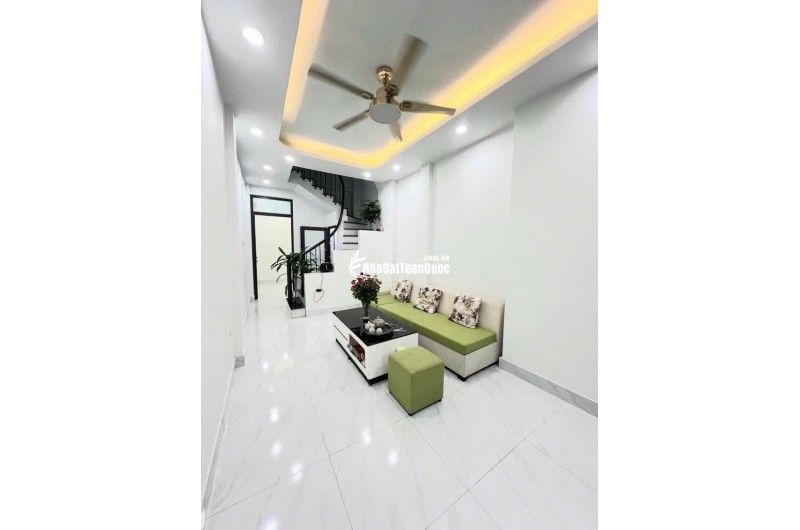Bán Nhà Tân Mai Ô Tô Đỗ Cửa 45m 2 Tầng 3 Ngủ Giá 4.28 Tỷ Sổ Đỏ Chính Chủ