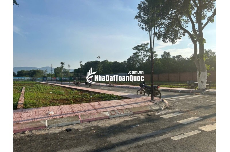 Chính chủ bán lô đất nền Hòa Lạc(khu đất nằm trong lõi của khu đô thị vệ tinh Hòa Lạc)