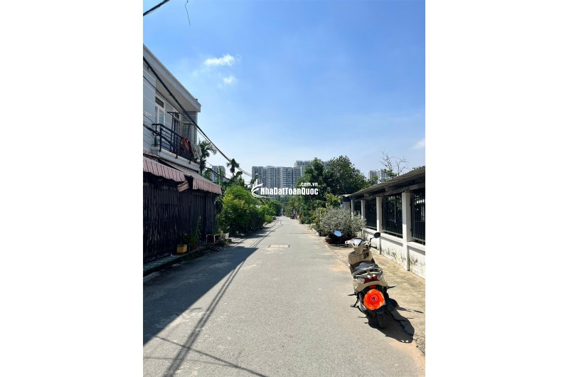 Nhà cấp 4 100m² 2PN hẻm ô tô kế Vinhomes Nguyễn Xiển – 3.25 tỷ