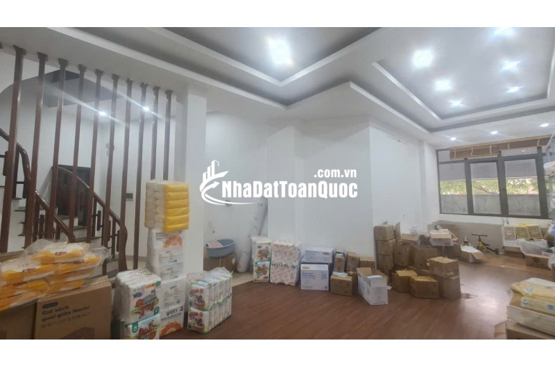 -  Bán nhà Quang Trung 59m NHÀ MẶT PHỐ VỈA HÈ 10M, kinh doanh sầm uất giá 12 tỷ