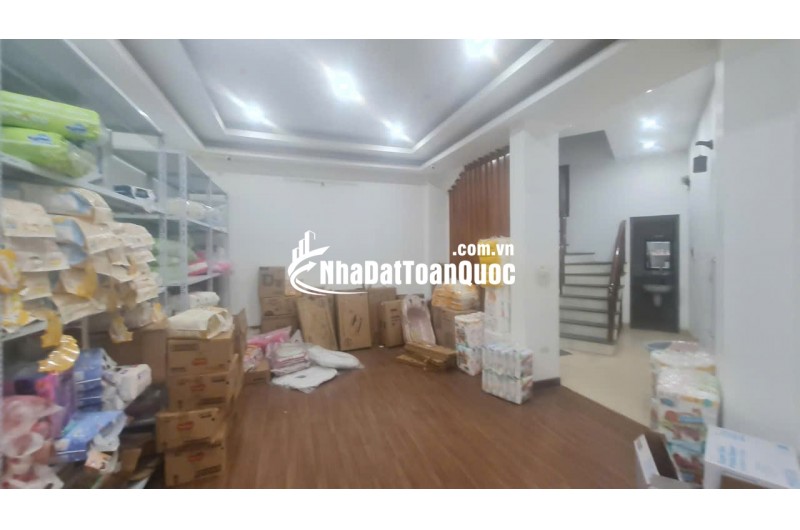 -  Bán nhà Quang Trung 59m NHÀ MẶT PHỐ VỈA HÈ 10M, kinh doanh sầm uất giá 12 tỷ