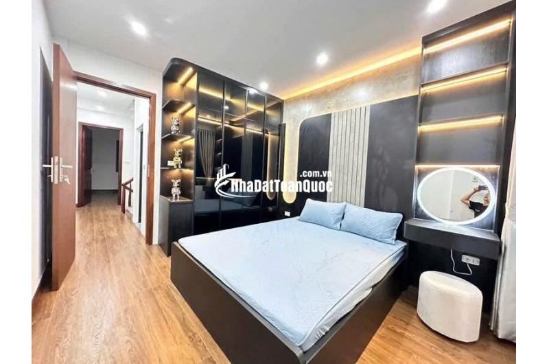 -  Bán nhà ĐẤU GIÁ PHÚ LƯƠNG 68m tặng nhà  - TƯƠNG LAI TĂNG MẠNH - GẦN TRƯỜNG SÁT CHỢ  GIÁ 11 TỶ