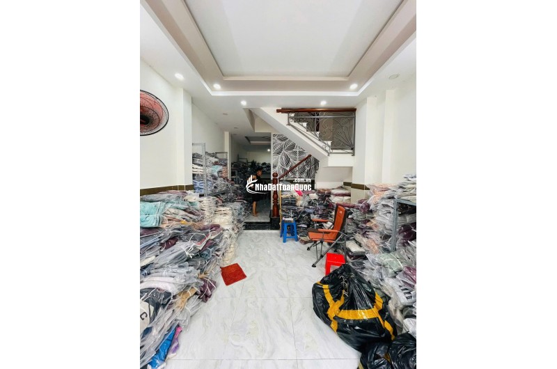 NHÀ 4 TẦNG – 4PN 5WC – SỔ HOÀN CÔNG ĐỦ – HẺM DBT CỰC ĐẸP – GIÁ MỀM 7.X TỶ