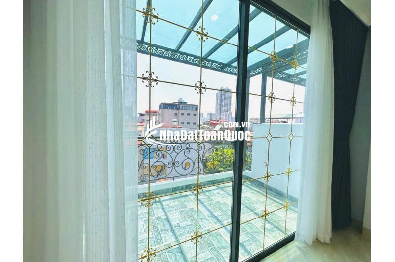 BÁN NHÀ MỚI XÂY 6 TẦNG THANG MÁY  NGÕ 68 CẦU GIẤY , LÔ GÓC , THIẾT KẾ HIỆN ĐẠI , GẦN PHỐ , Ở NGAY HOẶC KINH DOANH VÀ CHO THUÊ